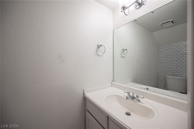 870 Stainglass Lane, Las Vegas, NV 89110