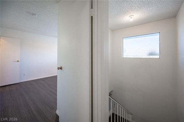 870 Stainglass Lane, Las Vegas, NV 89110