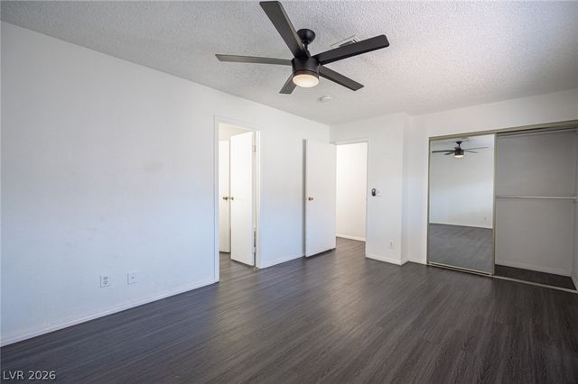 870 Stainglass Lane, Las Vegas, NV 89110