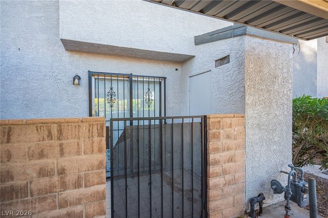 870 Stainglass Lane, Las Vegas, NV 89110