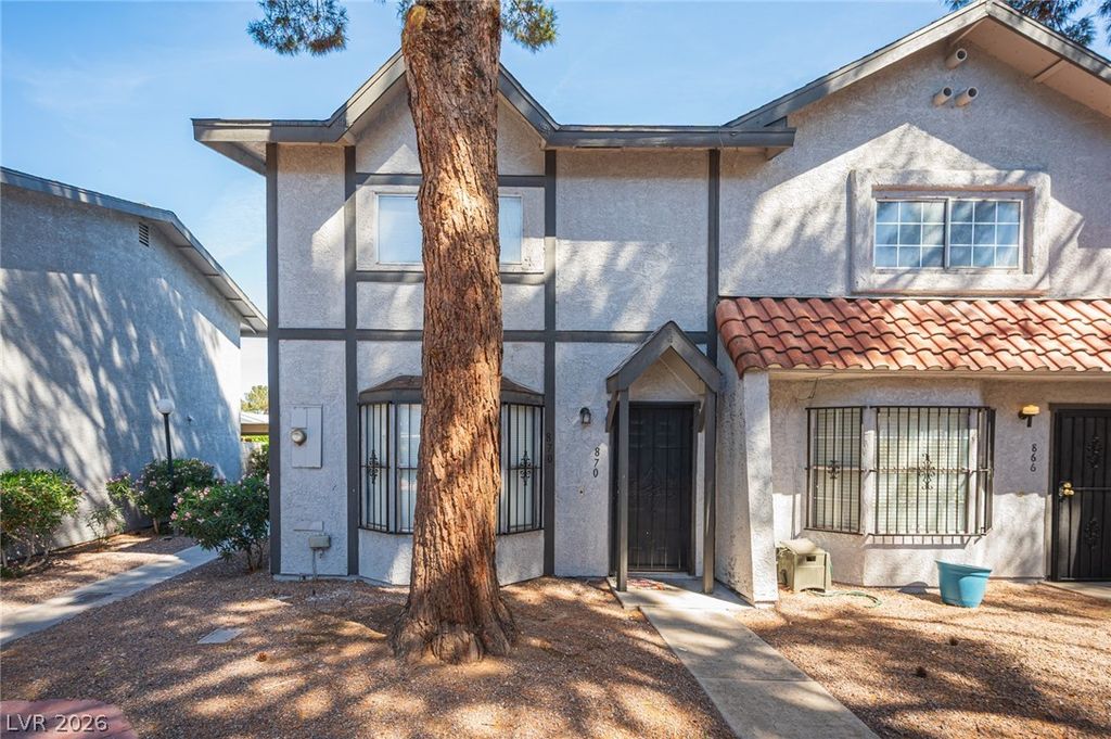870 Stainglass Lane, Las Vegas, NV 89110