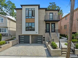 211 Warwick Avenue 1, Fort Lee, NJ 07024