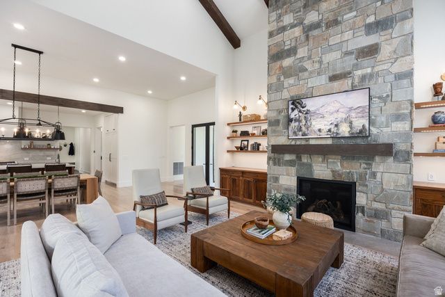 178 N OAKWOOD CIR, Springville, UT 84663