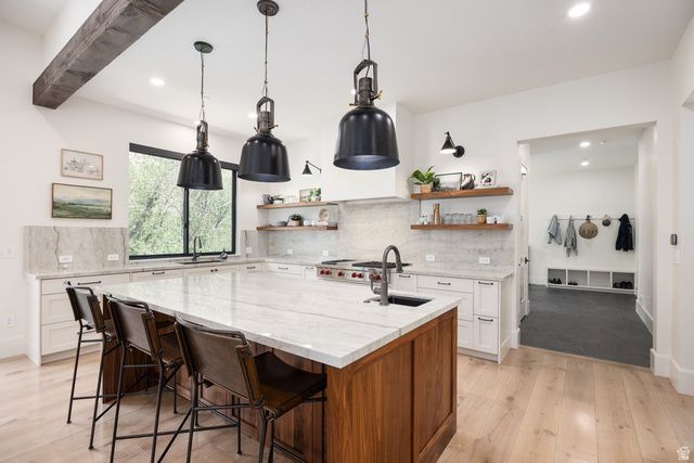 178 N OAKWOOD CIR, Springville, UT 84663