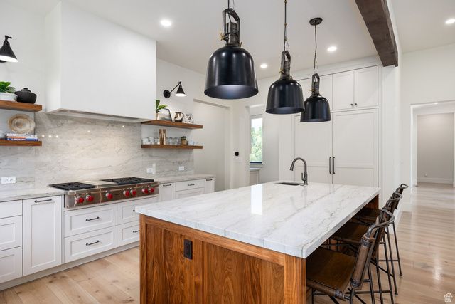 178 N OAKWOOD CIR, Springville, UT 84663