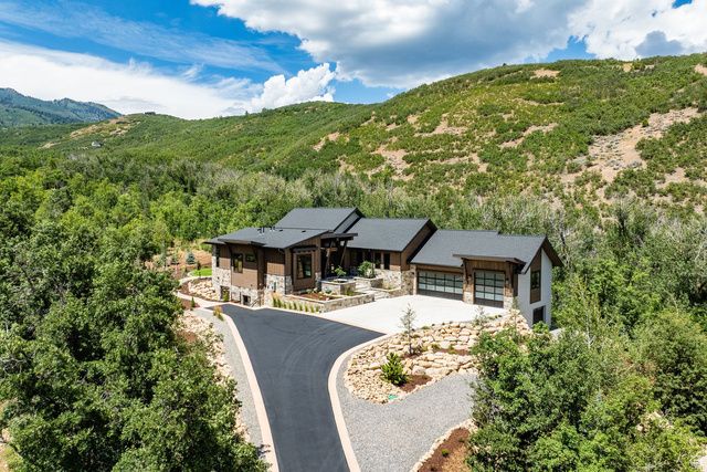 178 N OAKWOOD CIR, Springville, UT 84663