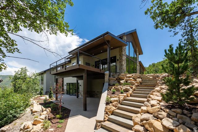 178 N OAKWOOD CIR, Springville, UT 84663