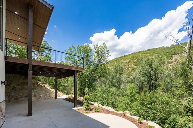 178 N OAKWOOD CIR, Springville, UT 84663