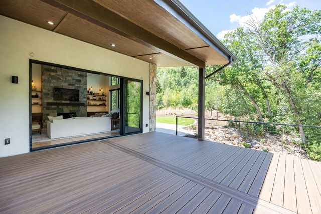 178 N OAKWOOD CIR, Springville, UT 84663