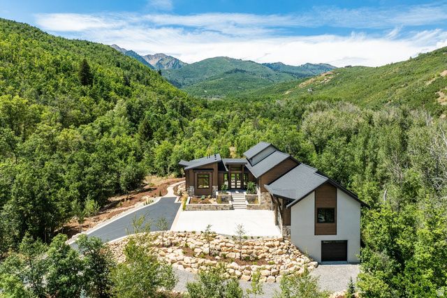 178 N OAKWOOD CIR, Springville, UT 84663