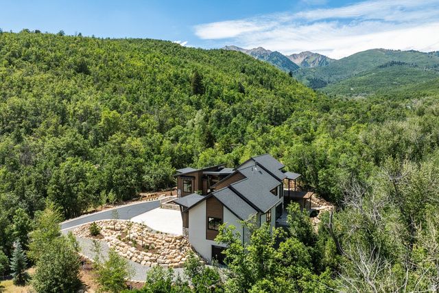 178 N OAKWOOD CIR, Springville, UT 84663
