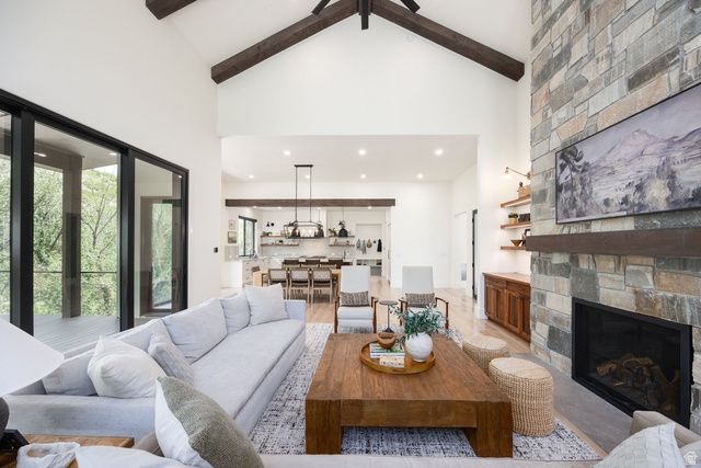 178 N OAKWOOD CIR, Springville, UT 84663