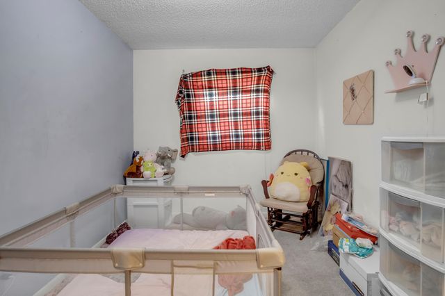 701-703 W 17th St, Newton, KS 67114