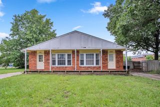 701-703 W 17th St, Newton, KS 67114