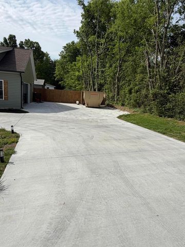 874 Steele Road, Rossville, GA 30741