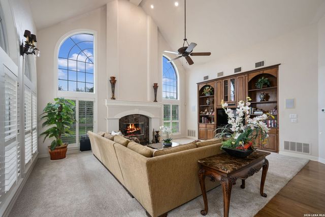 8040 Rolling Acres Trail, Fair Oaks Ranch, TX 78015