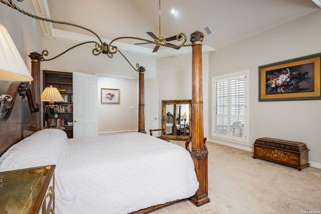 8040 Rolling Acres Trail, Fair Oaks Ranch, TX 78015