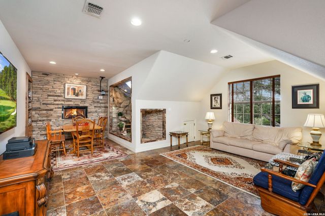 8040 Rolling Acres Trail, Fair Oaks Ranch, TX 78015