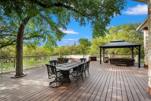 8040 Rolling Acres Trail, Fair Oaks Ranch, TX 78015