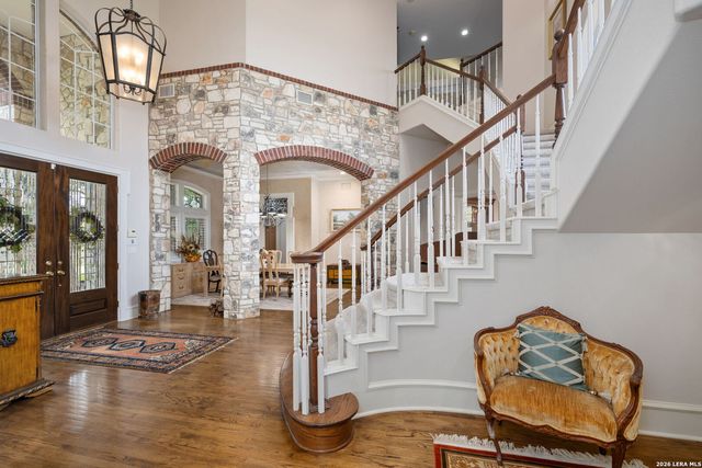 8040 Rolling Acres Trail, Fair Oaks Ranch, TX 78015
