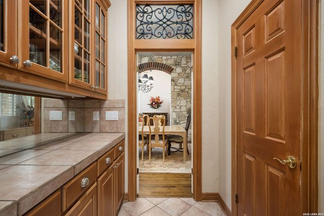 8040 Rolling Acres Trail, Fair Oaks Ranch, TX 78015