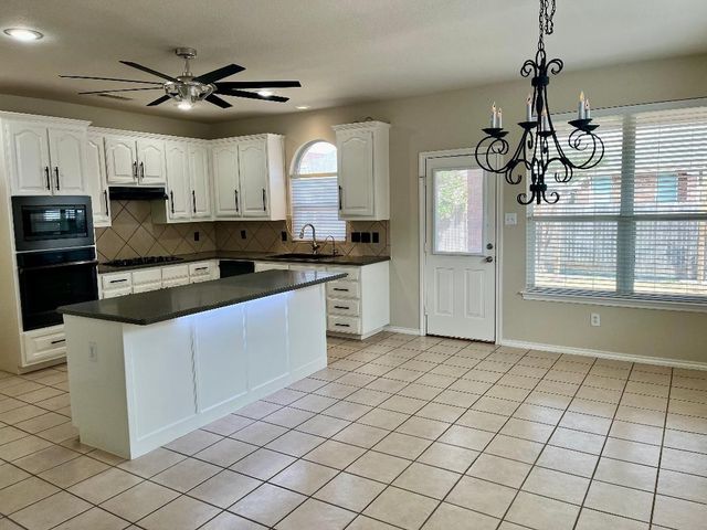 2517 Early Bird Drive, Arlington, TX 76001