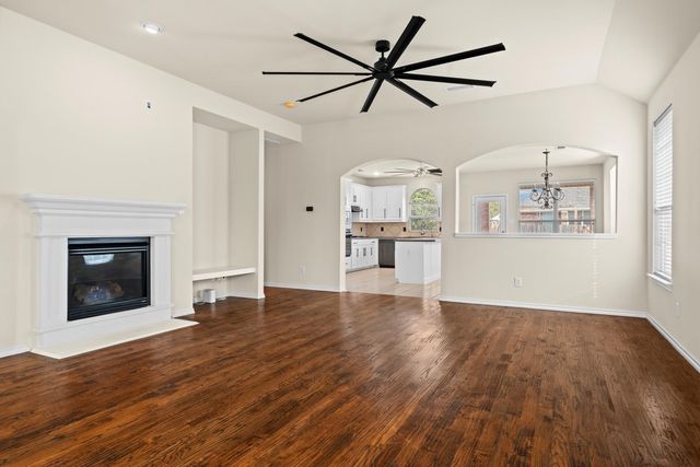 2517 Early Bird Drive, Arlington, TX 76001