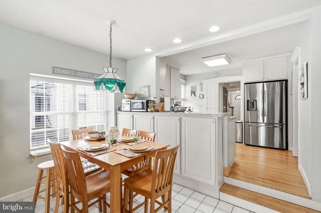 9 HAINES DR, Moorestown, NJ 08057