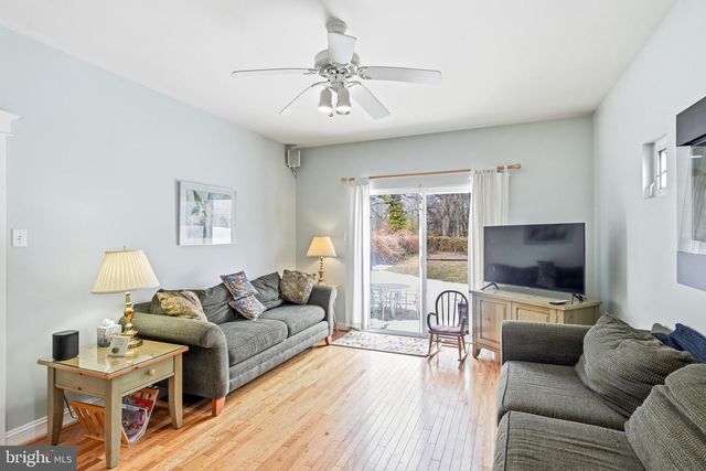 9 HAINES DR, Moorestown, NJ 08057