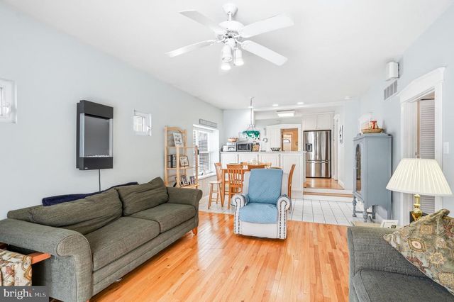 9 HAINES DR, Moorestown, NJ 08057