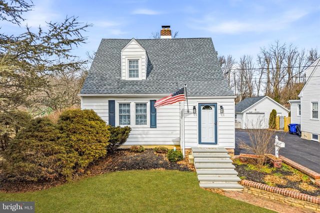 9 HAINES DR, Moorestown, NJ 08057