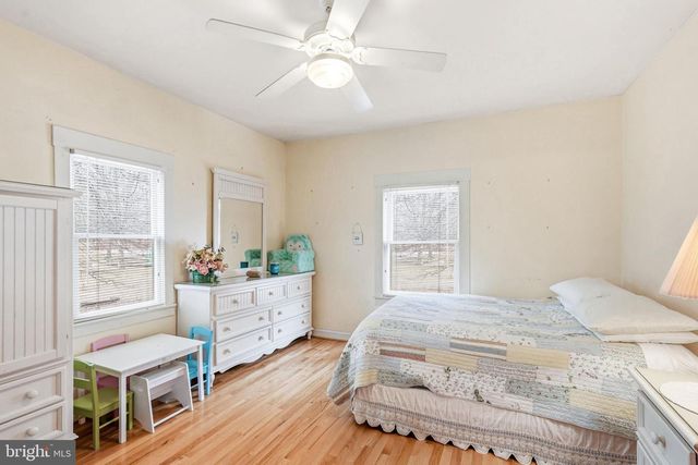 9 HAINES DR, Moorestown, NJ 08057