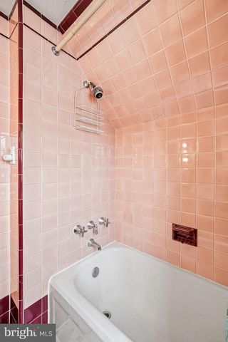 9 HAINES DR, Moorestown, NJ 08057