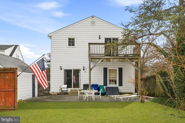 9 HAINES DR, Moorestown, NJ 08057