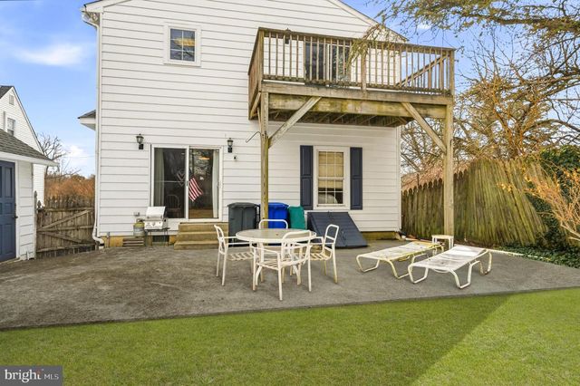 9 HAINES DR, Moorestown, NJ 08057