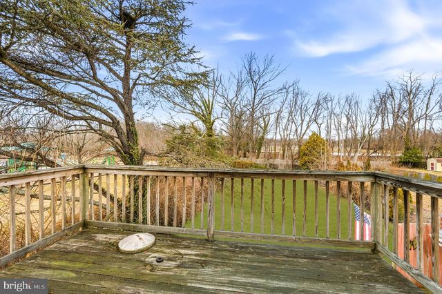 9 HAINES DR, Moorestown, NJ 08057