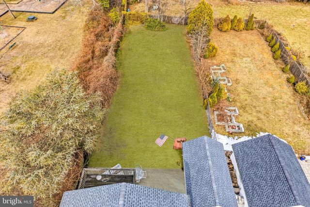 9 HAINES DR, Moorestown, NJ 08057