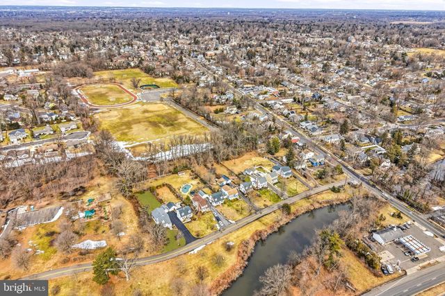 9 HAINES DR, Moorestown, NJ 08057