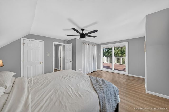 220 Hickory Nut Grove Lane, Cary, IL 60013
