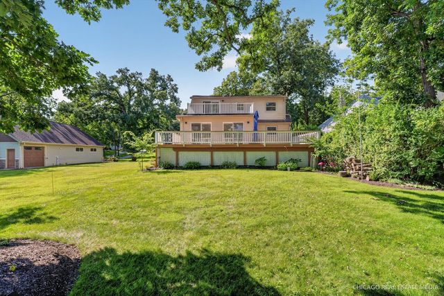 220 Hickory Nut Grove Lane, Cary, IL 60013