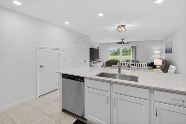 6762 Broadwater Lane, Lake Worth, FL 33467