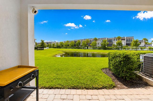 6762 Broadwater Lane, Lake Worth, FL 33467
