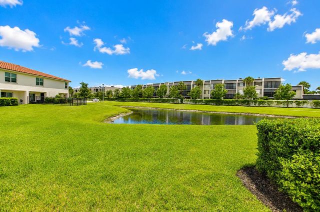 6762 Broadwater Lane, Lake Worth, FL 33467
