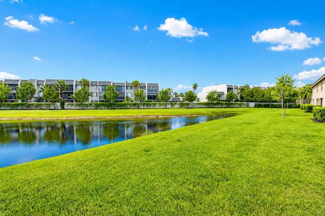 6762 Broadwater Lane, Lake Worth, FL 33467