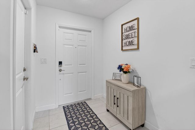 6762 Broadwater Lane, Lake Worth, FL 33467
