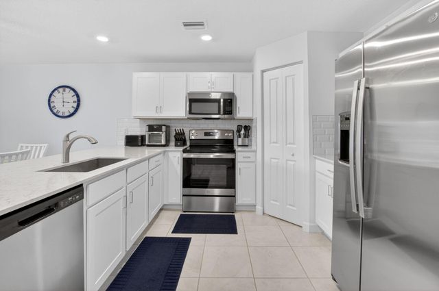 6762 Broadwater Lane, Lake Worth, FL 33467