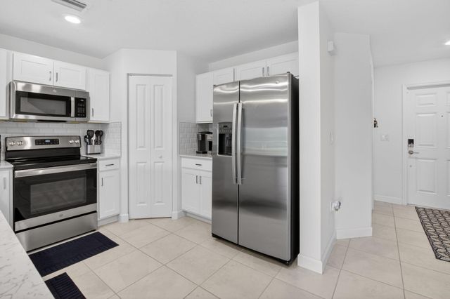 6762 Broadwater Lane, Lake Worth, FL 33467