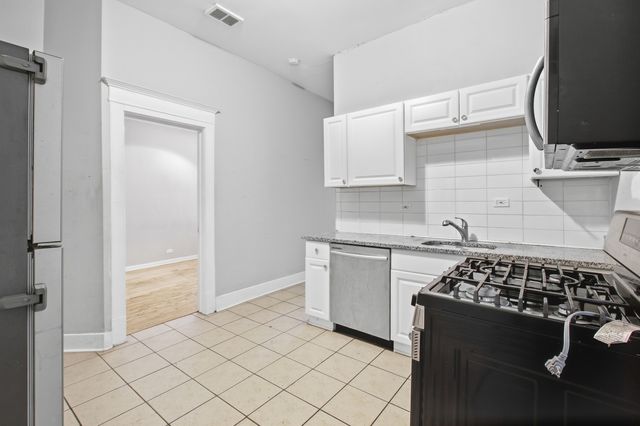 3131 W Augusta Boulevard 1R, Chicago, IL 60622