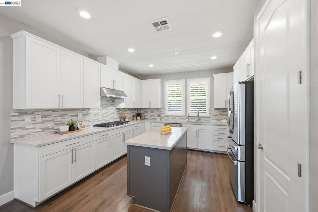 Image 9 of property listing at 4851 Barndance Street, Fremont, CA 94555