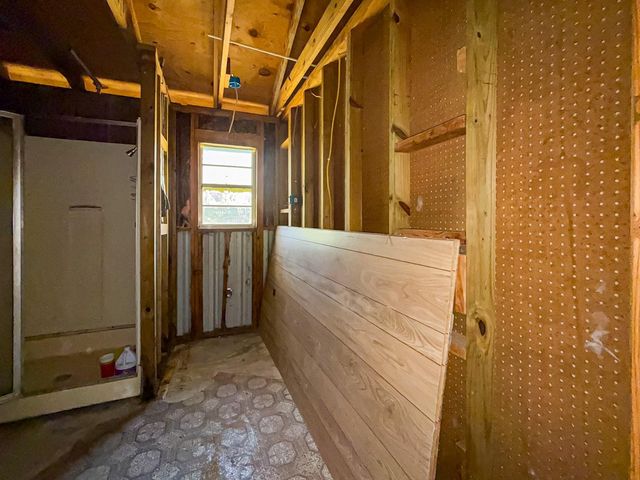 142 W Hickory Cove, Onalaska, TX 77360